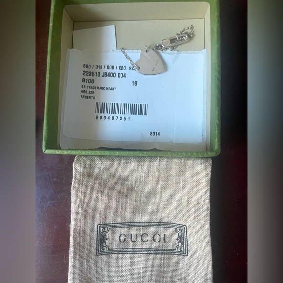 Gucci. .925 Sterling Silver logo heart bracelet. NWT. Size 18 - Picture 9 of 9